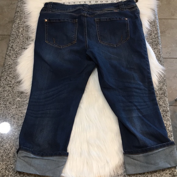 4/$20 Jean capris pants - Picture 4 of 4